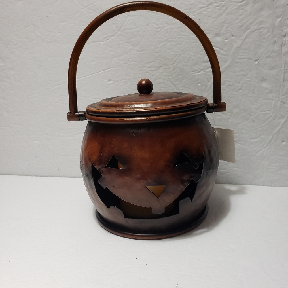 HALLOWEEN METAL Handled/Lidded Pumpkin Jack-O-Lantern Basket